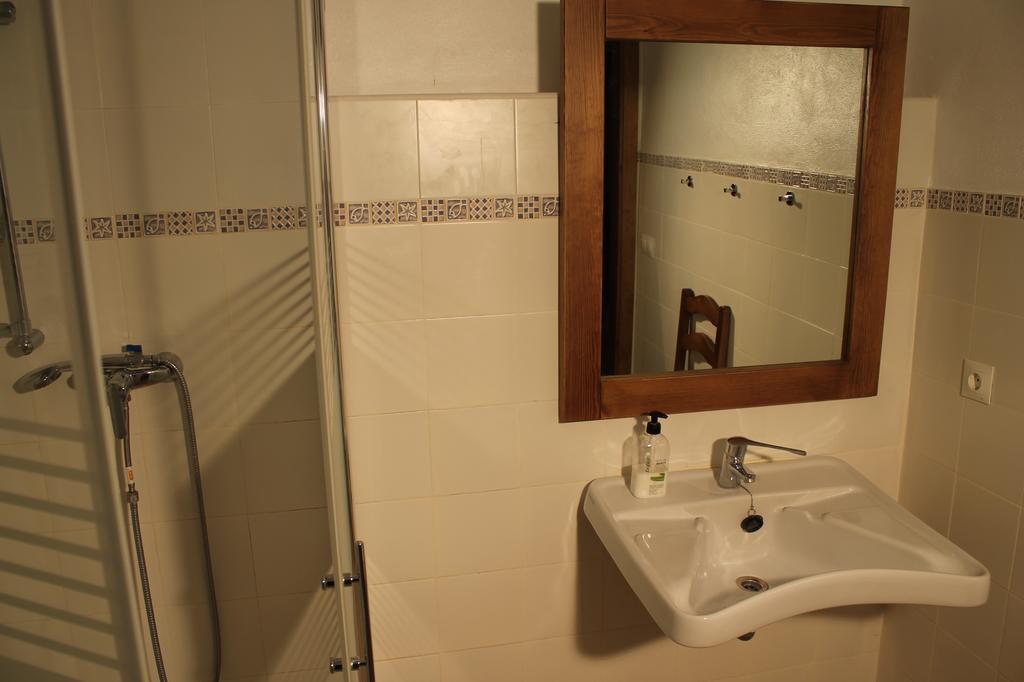 Apartamentos Real Fabrica Hojalata Júzcar Oda fotoğraf
